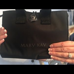 Mary Kay brush set With make up bag.